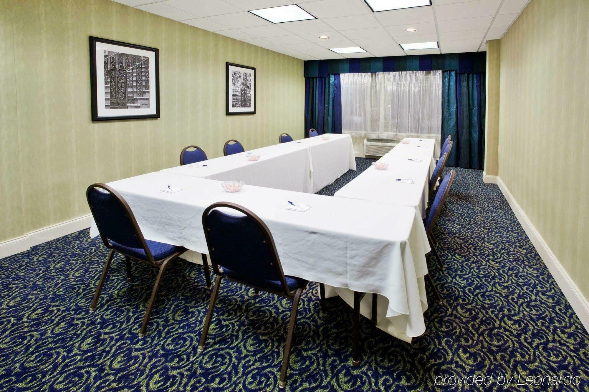 Holiday Inn Express - Atlanta-Kennesaw By Ihg Бизнес снимка